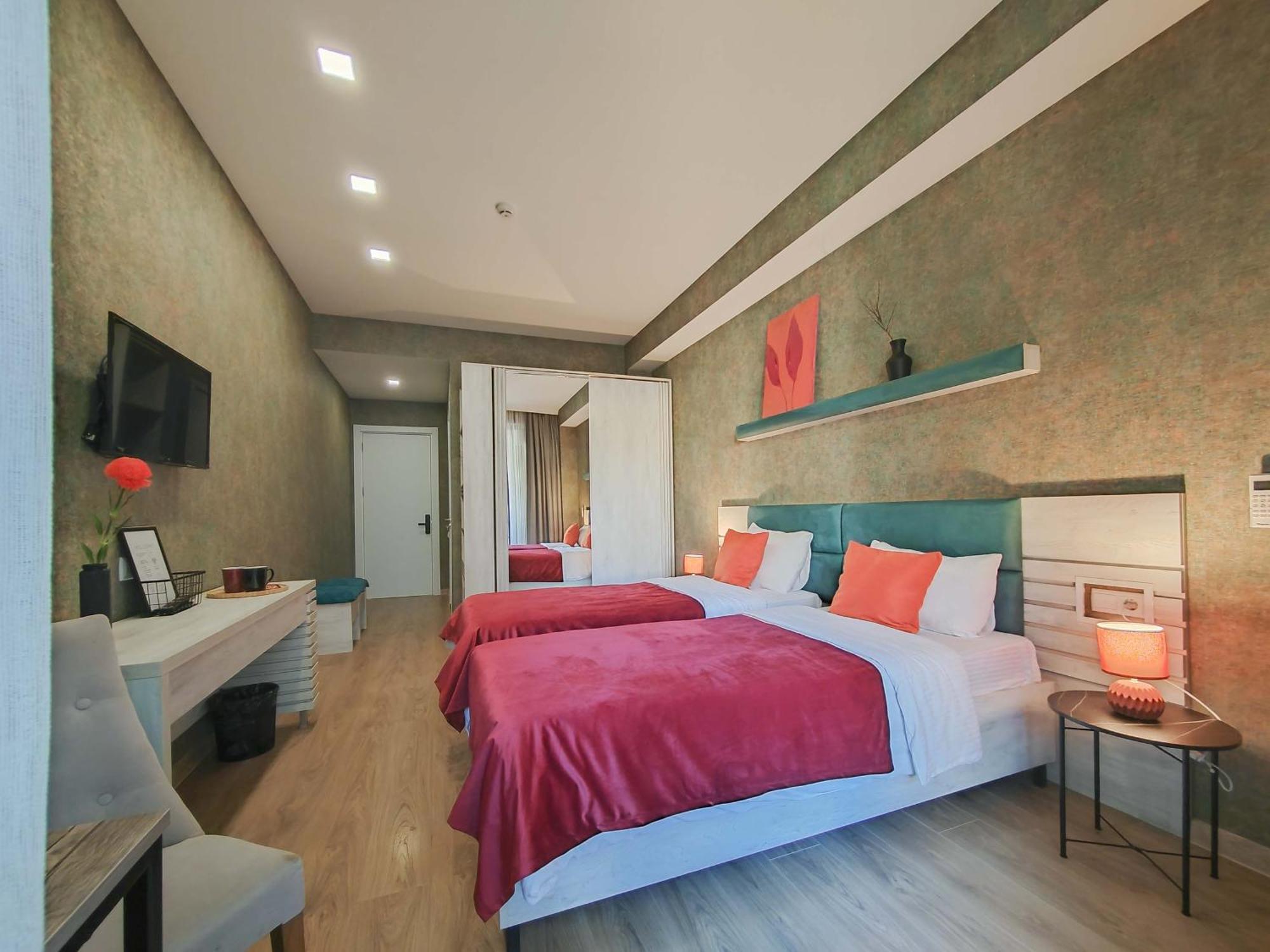 טביליסי Round Garden Hotel מראה חיצוני תמונה