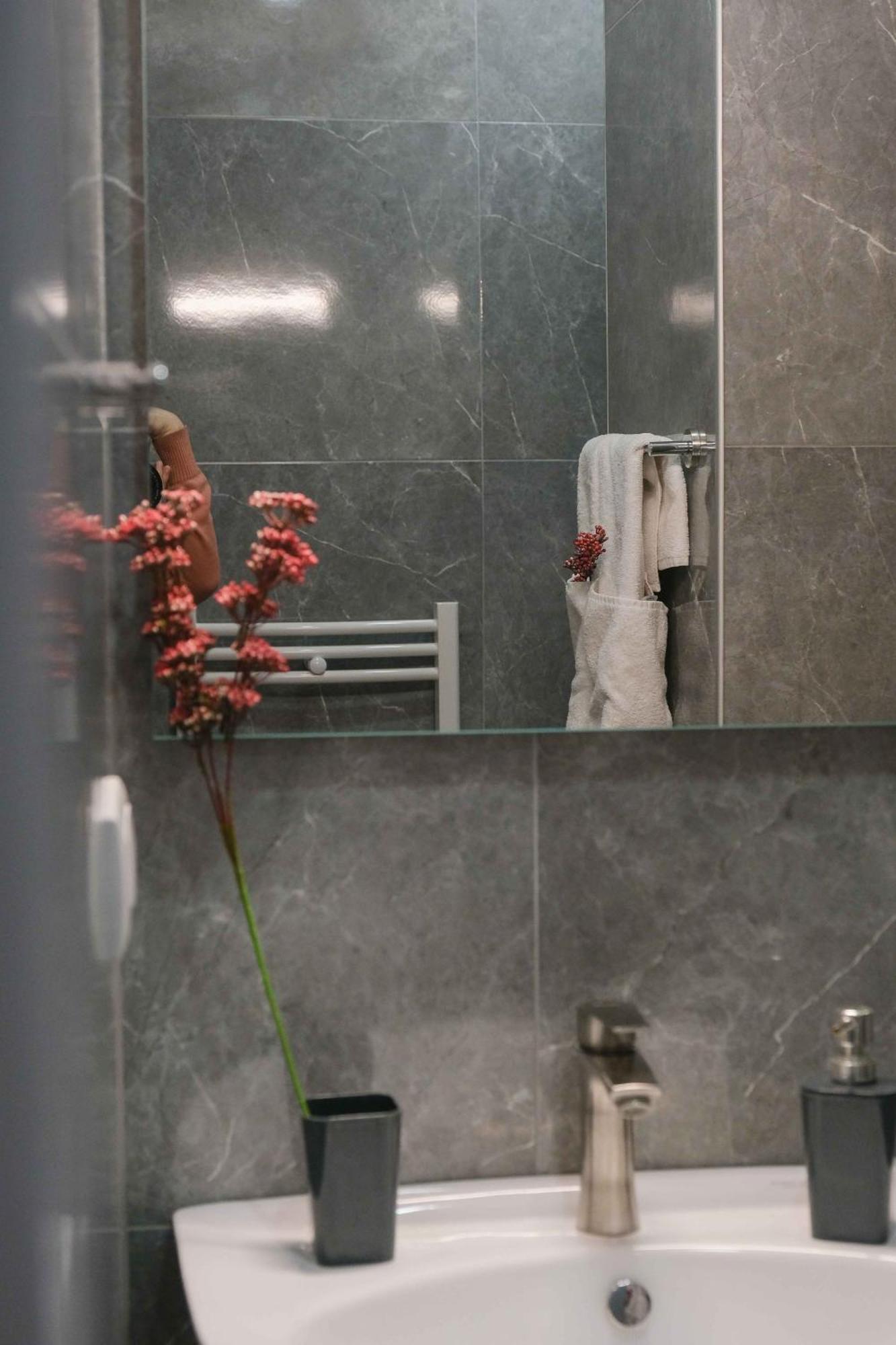 טביליסי Round Garden Hotel מראה חיצוני תמונה