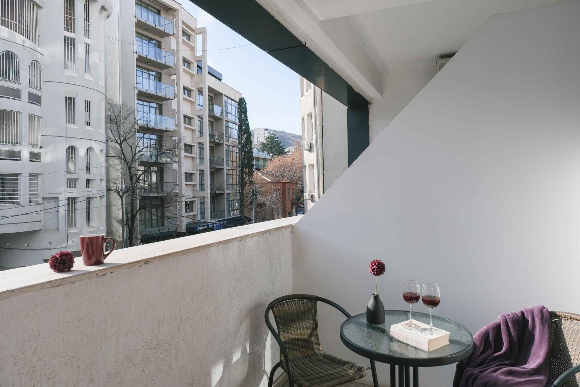 טביליסי Round Garden Hotel מראה חיצוני תמונה