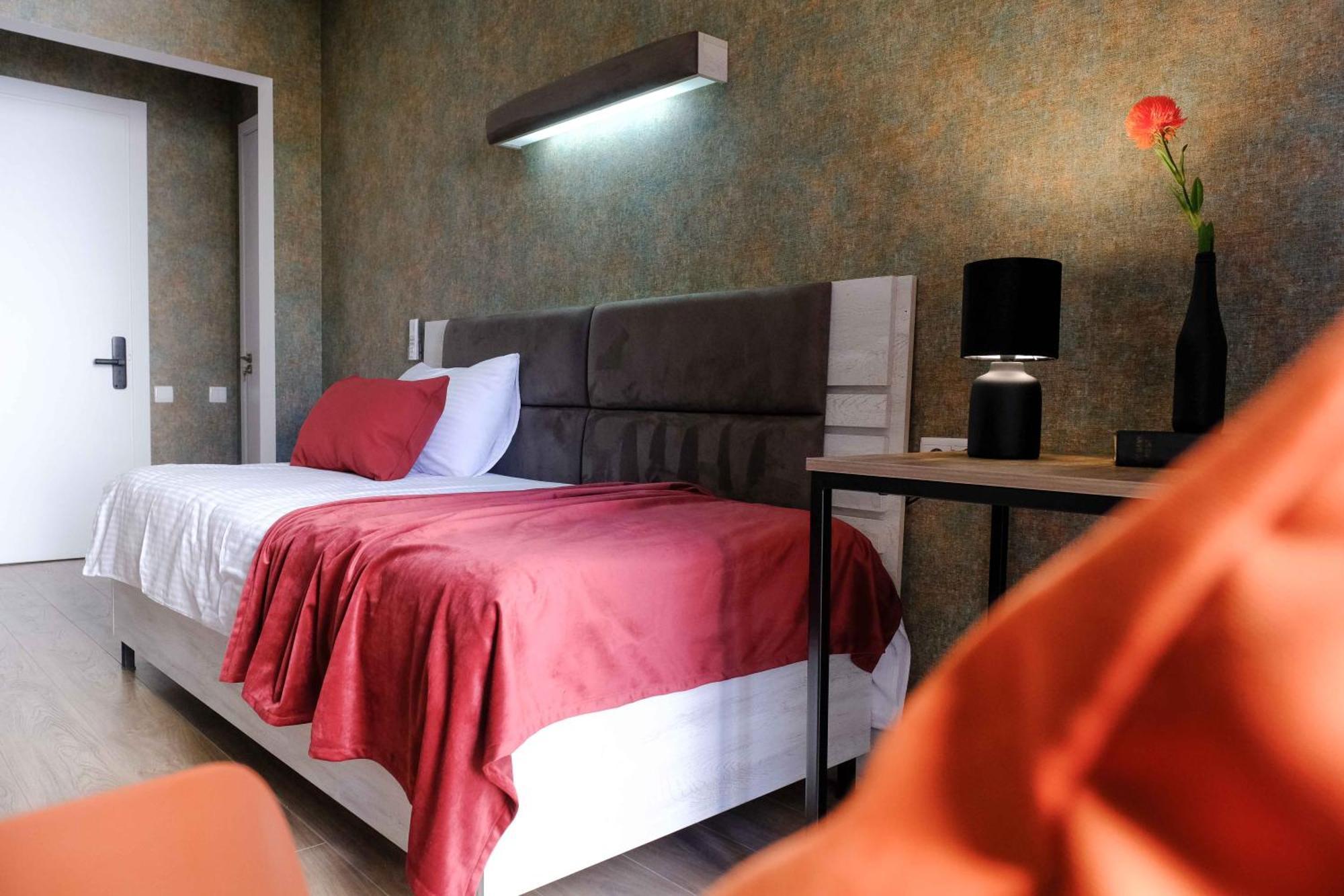 טביליסי Round Garden Hotel מראה חיצוני תמונה