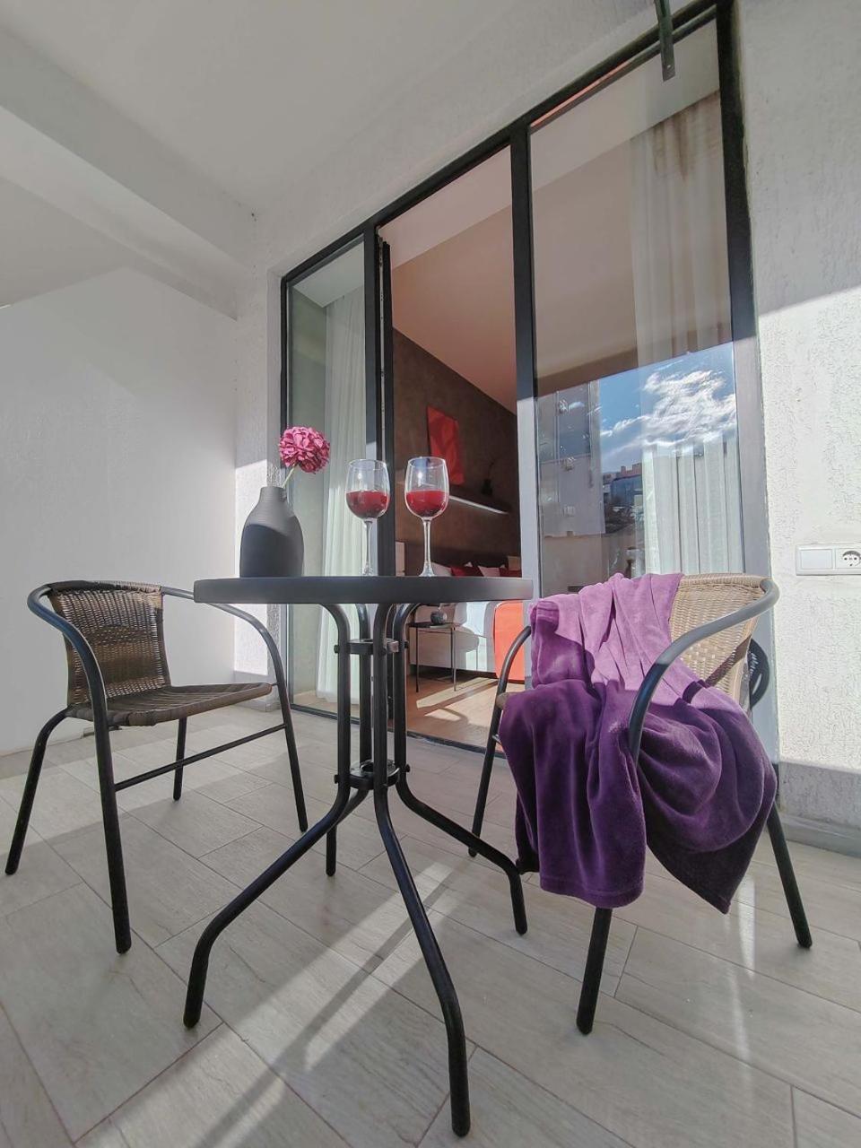 טביליסי Round Garden Hotel מראה חיצוני תמונה
