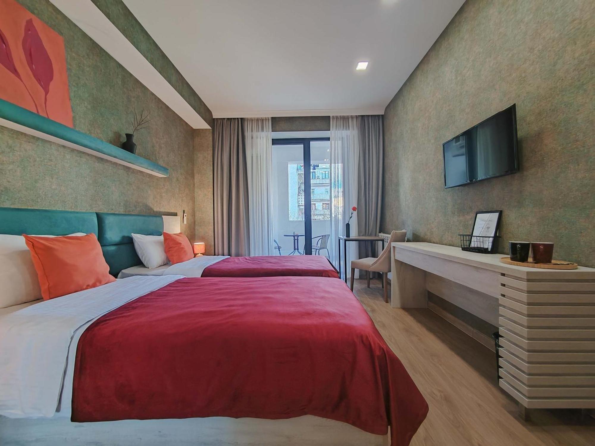 טביליסי Round Garden Hotel מראה חיצוני תמונה