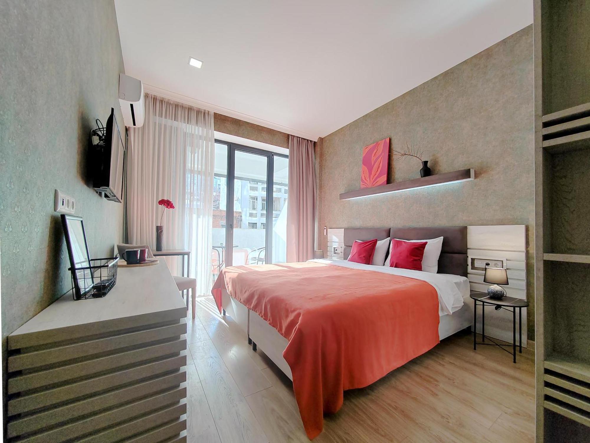 טביליסי Round Garden Hotel מראה חיצוני תמונה