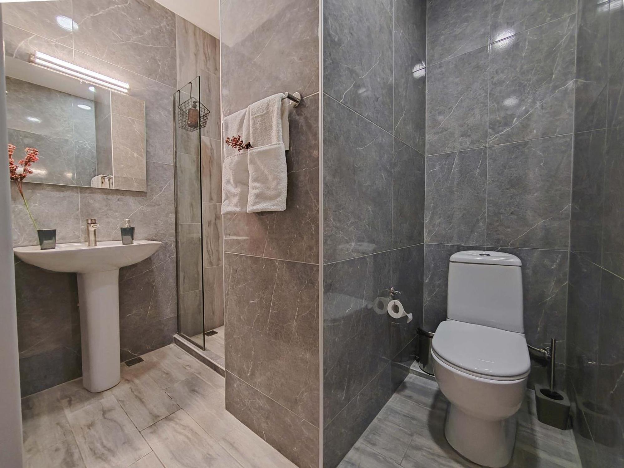 טביליסי Round Garden Hotel מראה חיצוני תמונה