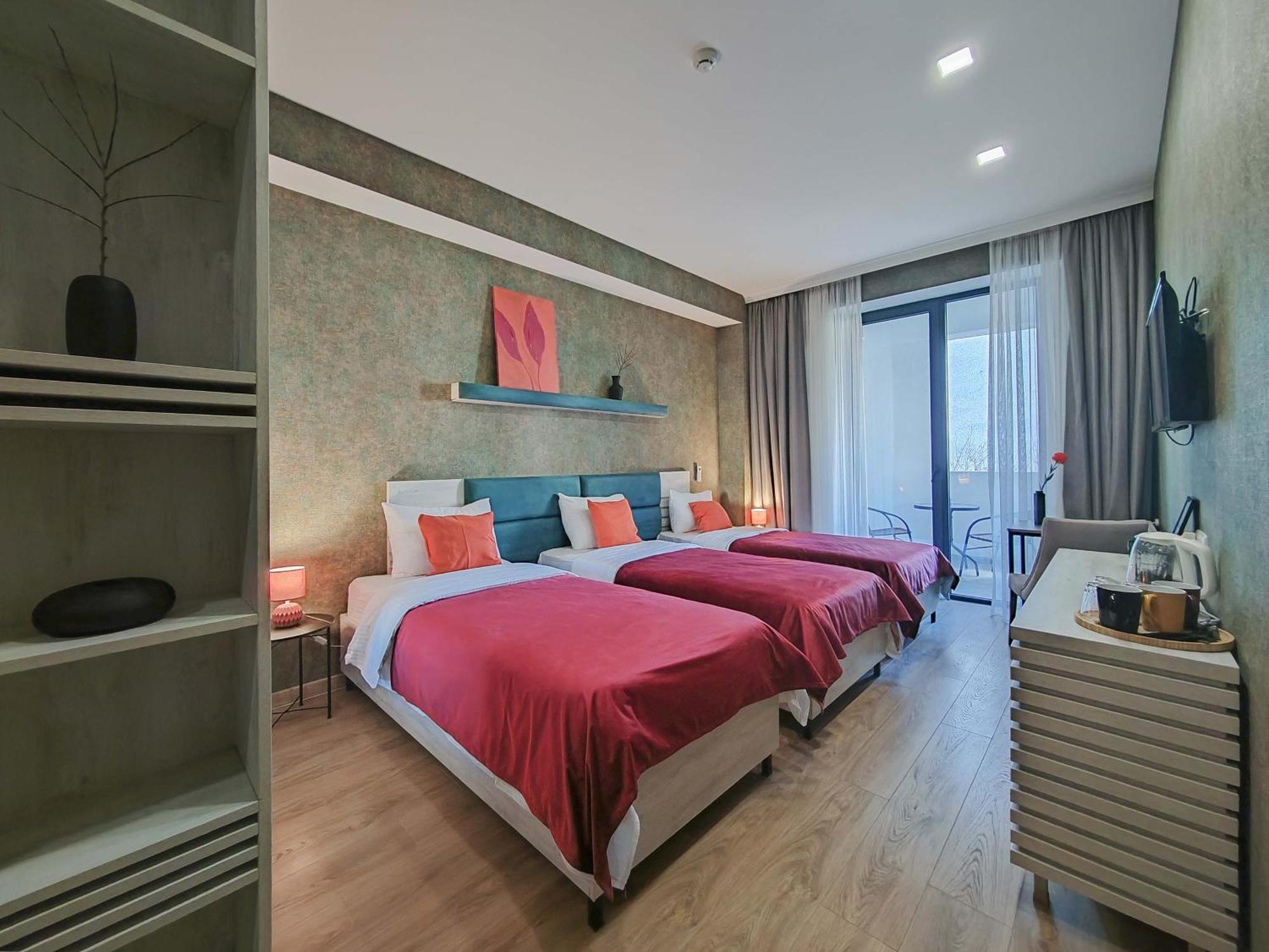 טביליסי Round Garden Hotel מראה חיצוני תמונה